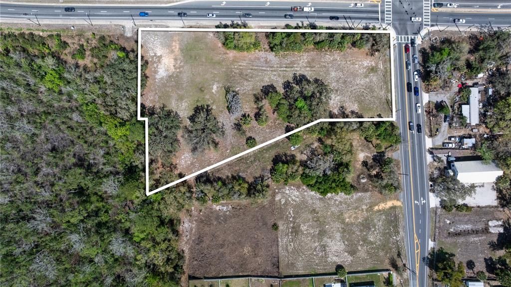 На продажу: $1,900,000 (1.92 acres)
