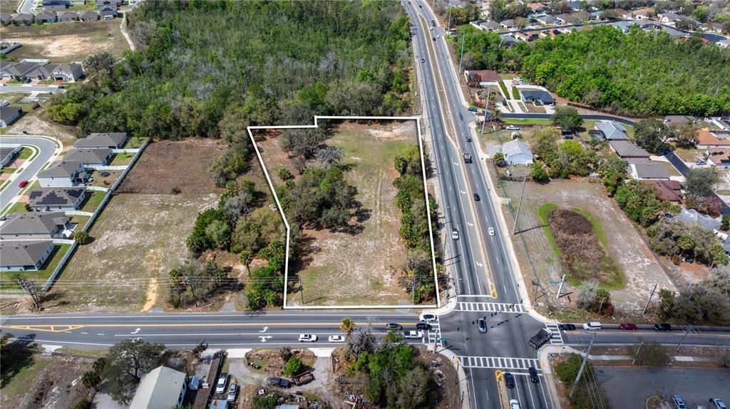 На продажу: $1,900,000 (1.92 acres)