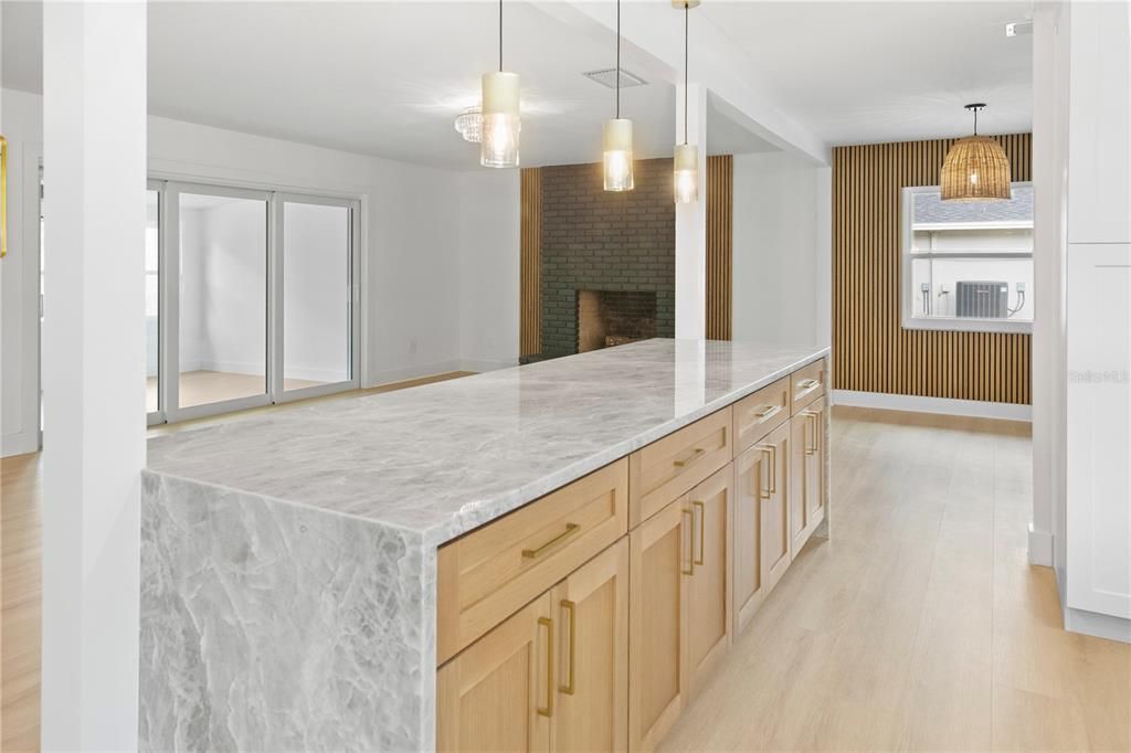En Venta: $824,000 (3 camas, 2 baños, 3000 Pies cuadrados)