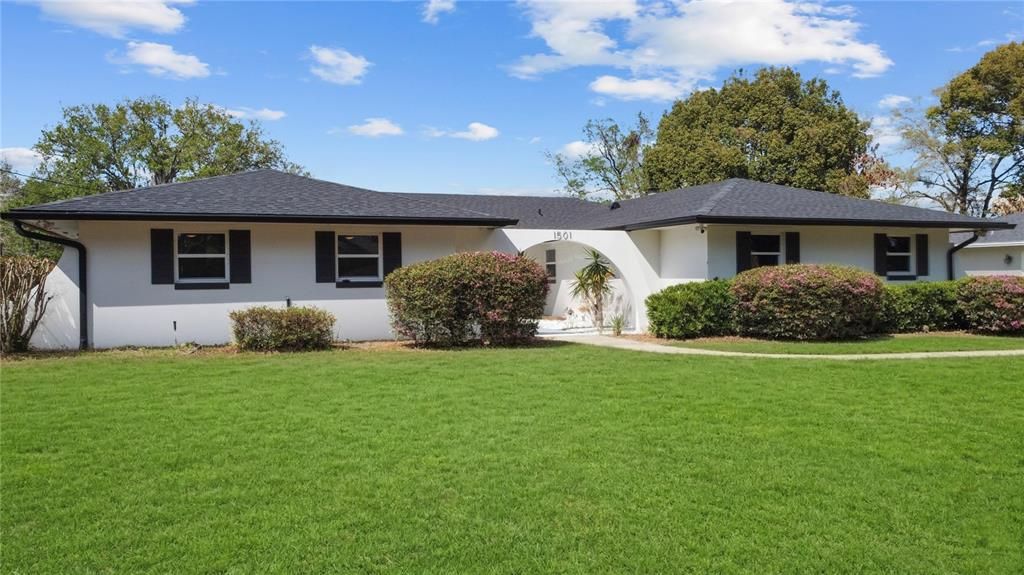 En Venta: $824,000 (3 camas, 2 baños, 3000 Pies cuadrados)
