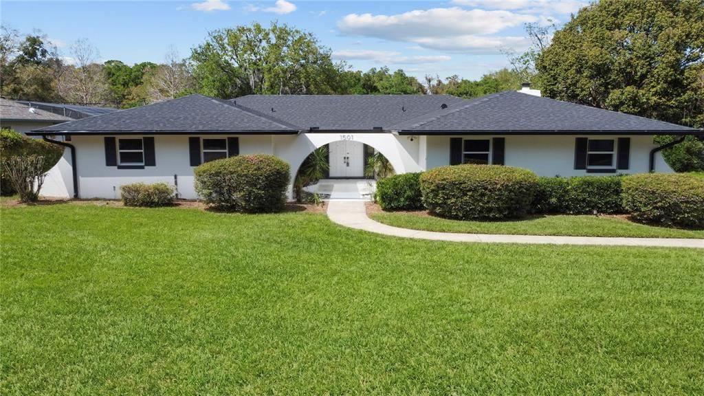 En Venta: $824,000 (3 camas, 2 baños, 3000 Pies cuadrados)