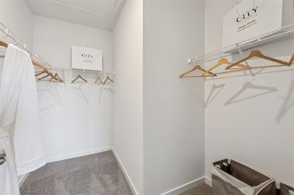 На продажу: $298,990 (3 спален, 2 ванн, 1564 Квадратных фут)