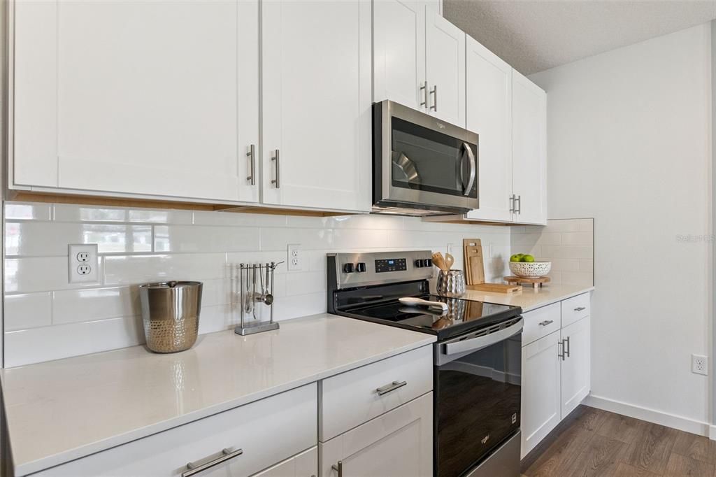 На продажу: $298,990 (3 спален, 2 ванн, 1564 Квадратных фут)