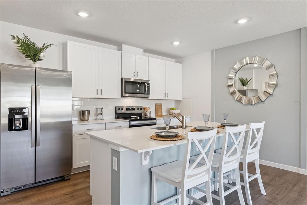 На продажу: $298,990 (3 спален, 2 ванн, 1564 Квадратных фут)