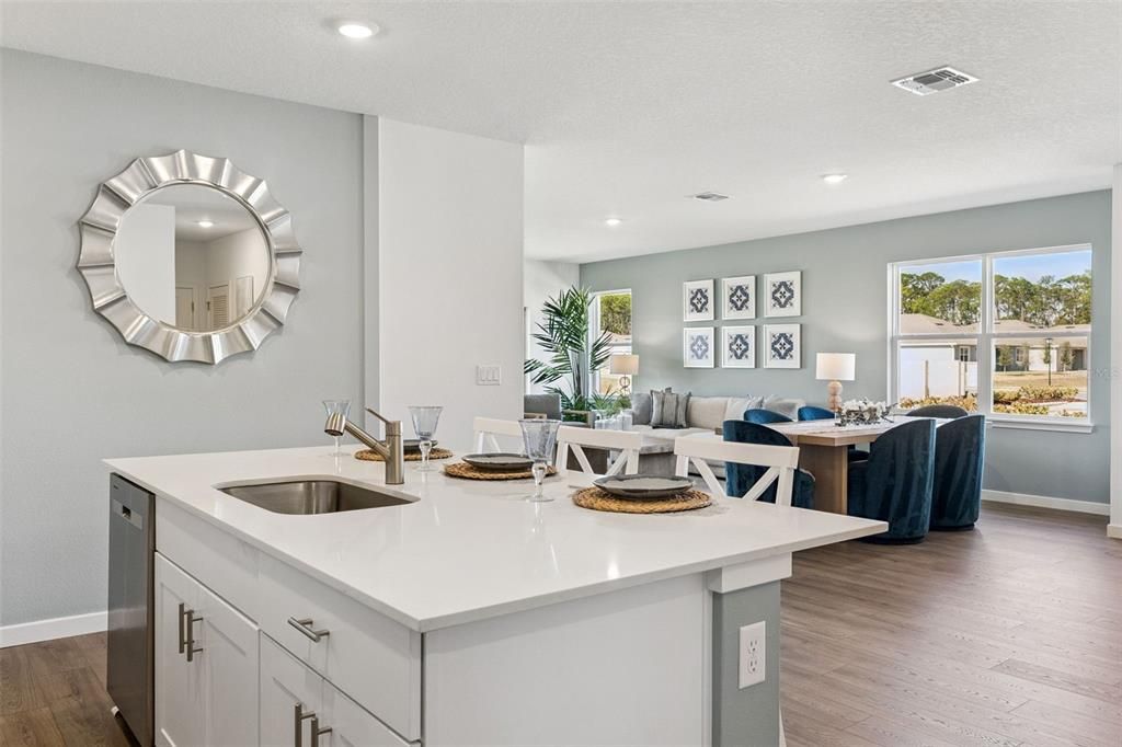 На продажу: $298,990 (3 спален, 2 ванн, 1564 Квадратных фут)