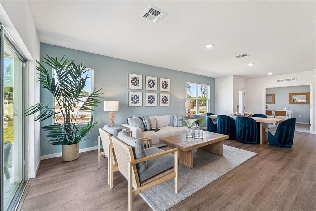 На продажу: $298,990 (3 спален, 2 ванн, 1564 Квадратных фут)