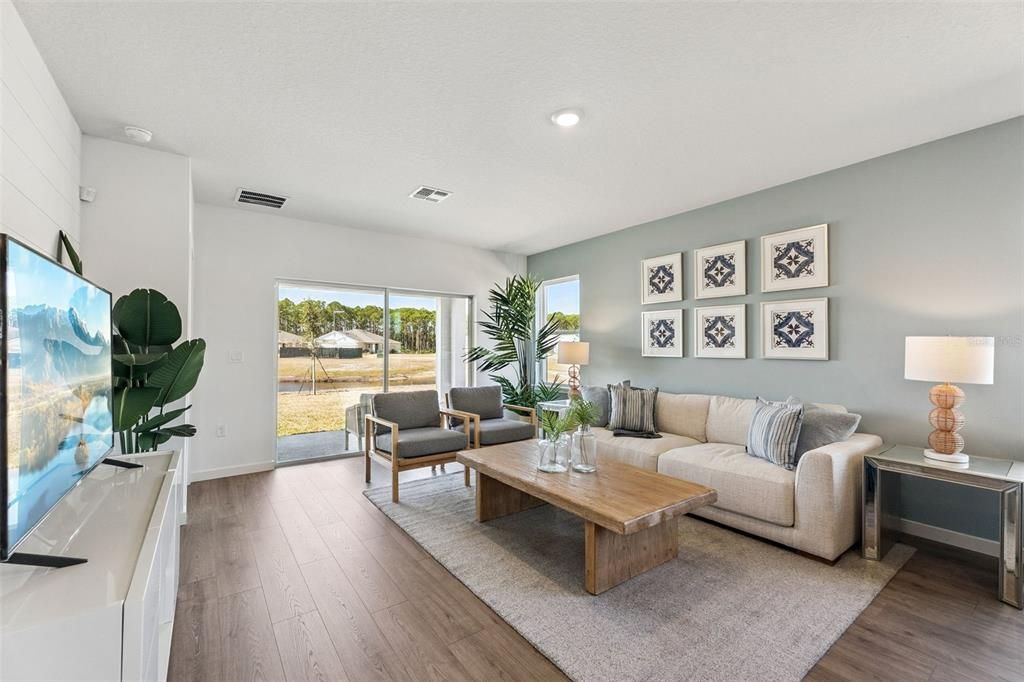 На продажу: $298,990 (3 спален, 2 ванн, 1564 Квадратных фут)