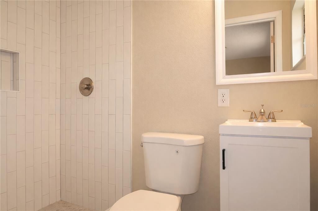 Activo con contrato: $249,700 (3 camas, 2 baños, 1040 Pies cuadrados)