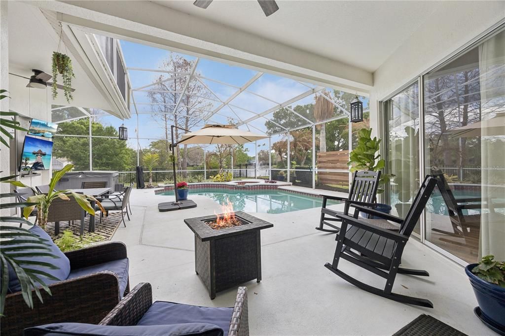 На продажу: $739,999 (4 спален, 3 ванн, 2810 Квадратных фут)