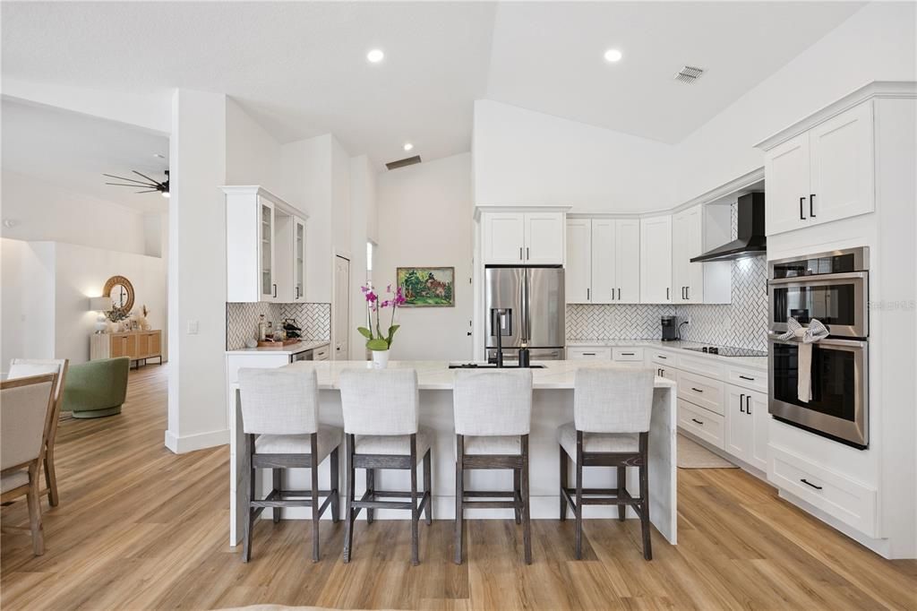 На продажу: $739,999 (4 спален, 3 ванн, 2810 Квадратных фут)