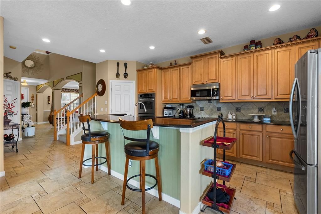 Active With Contract: $2,900 (5 beds, 3 baths, 3141 Square Feet)