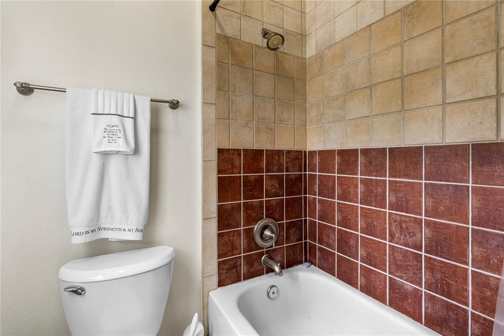 Active With Contract: $2,900 (5 beds, 3 baths, 3141 Square Feet)