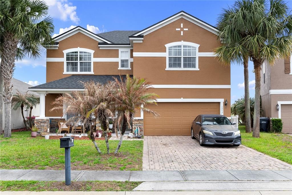 Active With Contract: $2,900 (5 beds, 3 baths, 3141 Square Feet)