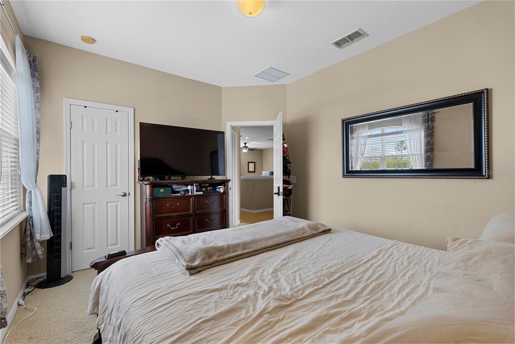 Active With Contract: $2,900 (5 beds, 3 baths, 3141 Square Feet)