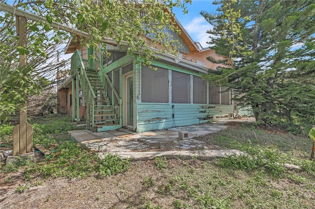 Под контрактом: $195,000 (3 спален, 3 ванн, 1469 Квадратных фут)