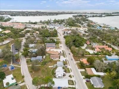 For Rent: $2,100 (2 beds, 1 baths, 778 Square Feet)