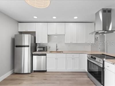 For Rent: $2,100 (2 beds, 1 baths, 778 Square Feet)