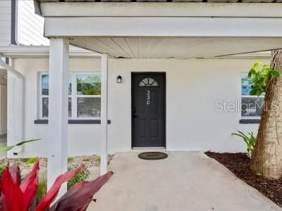 For Rent: $2,100 (2 beds, 1 baths, 778 Square Feet)