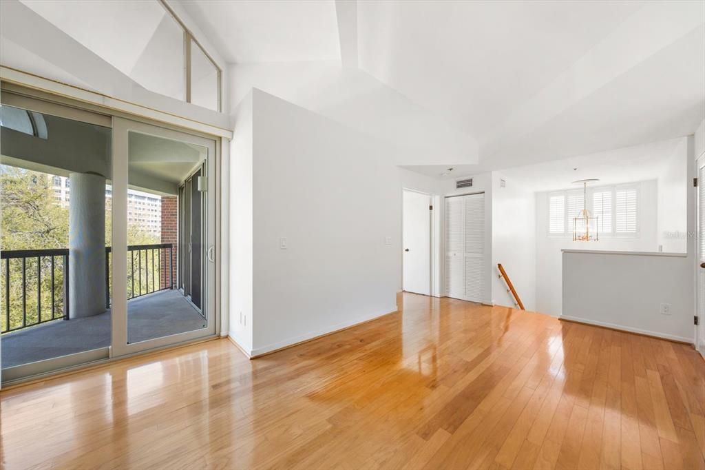 For Sale: $1,399,900 (3 beds, 3 baths, 2283 Square Feet)