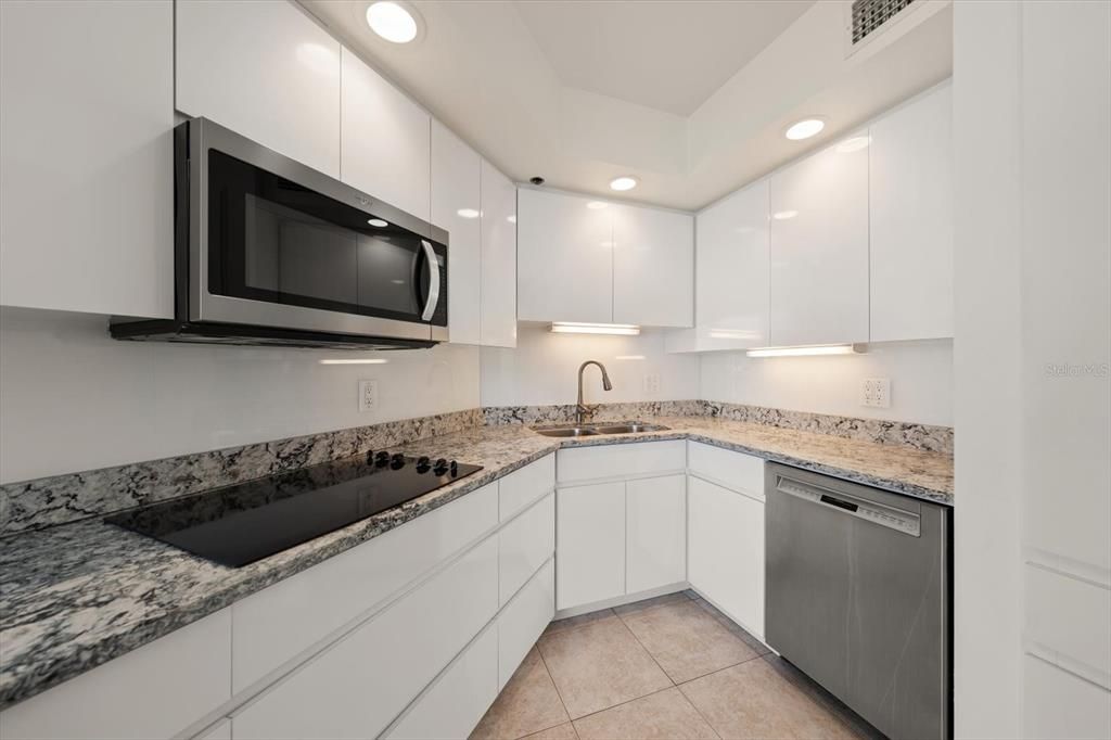 For Sale: $1,399,900 (3 beds, 3 baths, 2283 Square Feet)
