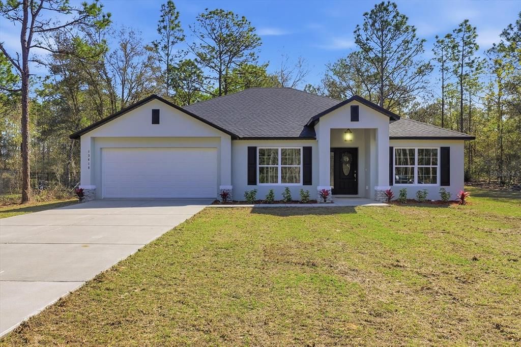 Recently Sold: $365,000 (4 beds, 2 baths, 1811 Square Feet)