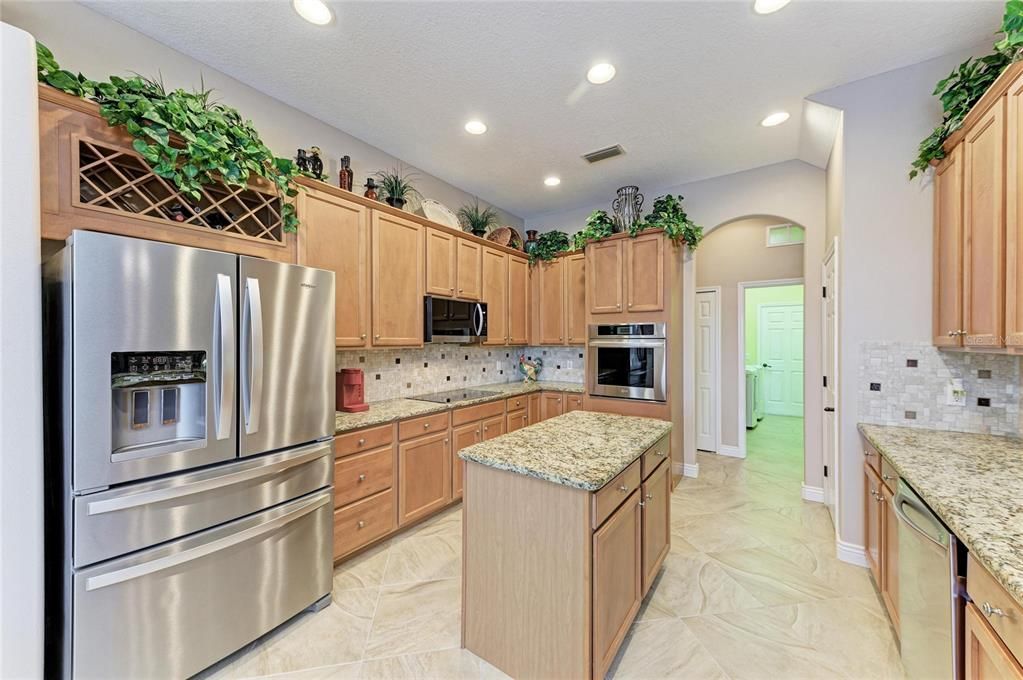 En Venta: $962,000 (4 camas, 3 baños, 3104 Pies cuadrados)