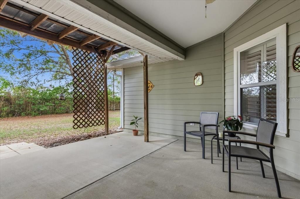Active With Contract: $365,000 (3 beds, 2 baths, 1236 Square Feet)