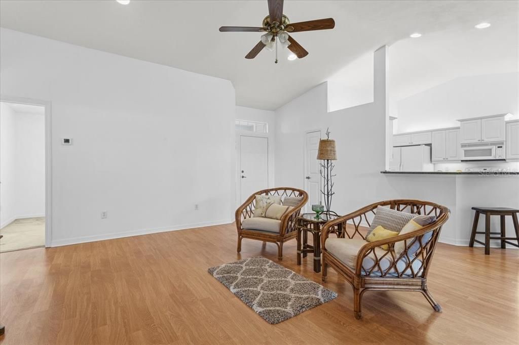 Active With Contract: $365,000 (3 beds, 2 baths, 1236 Square Feet)