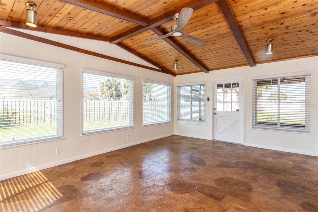 For Sale: $549,000 (3 beds, 2 baths, 1830 Square Feet)