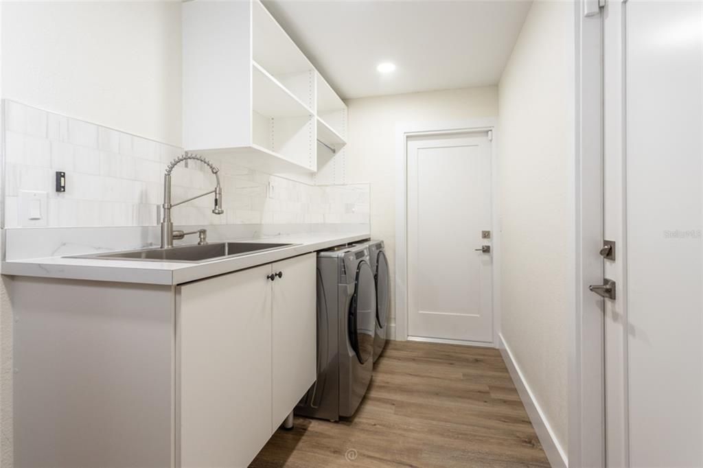 For Sale: $549,000 (3 beds, 2 baths, 1830 Square Feet)