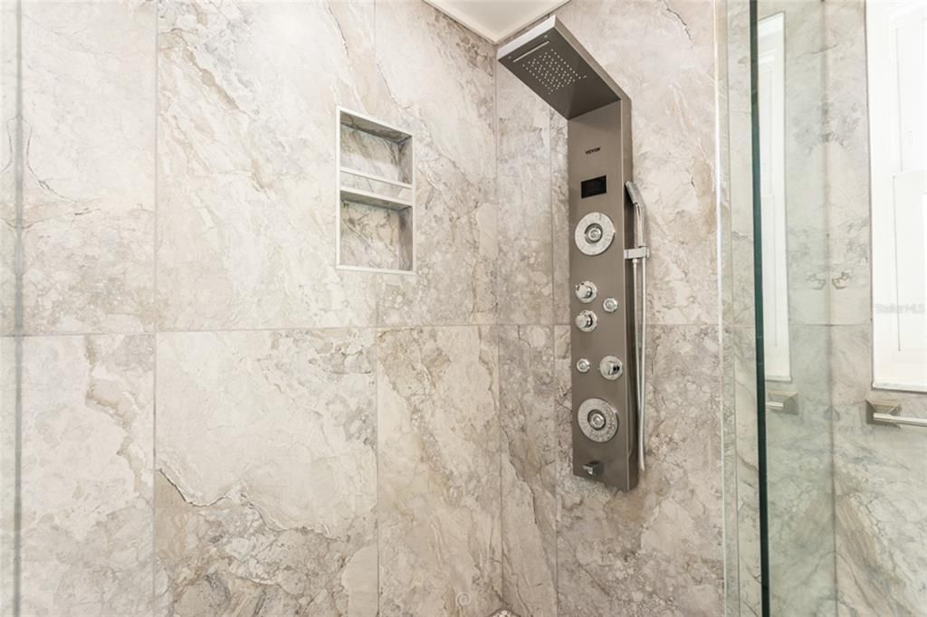 For Sale: $549,000 (3 beds, 2 baths, 1830 Square Feet)