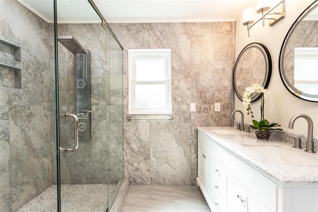 For Sale: $549,000 (3 beds, 2 baths, 1830 Square Feet)