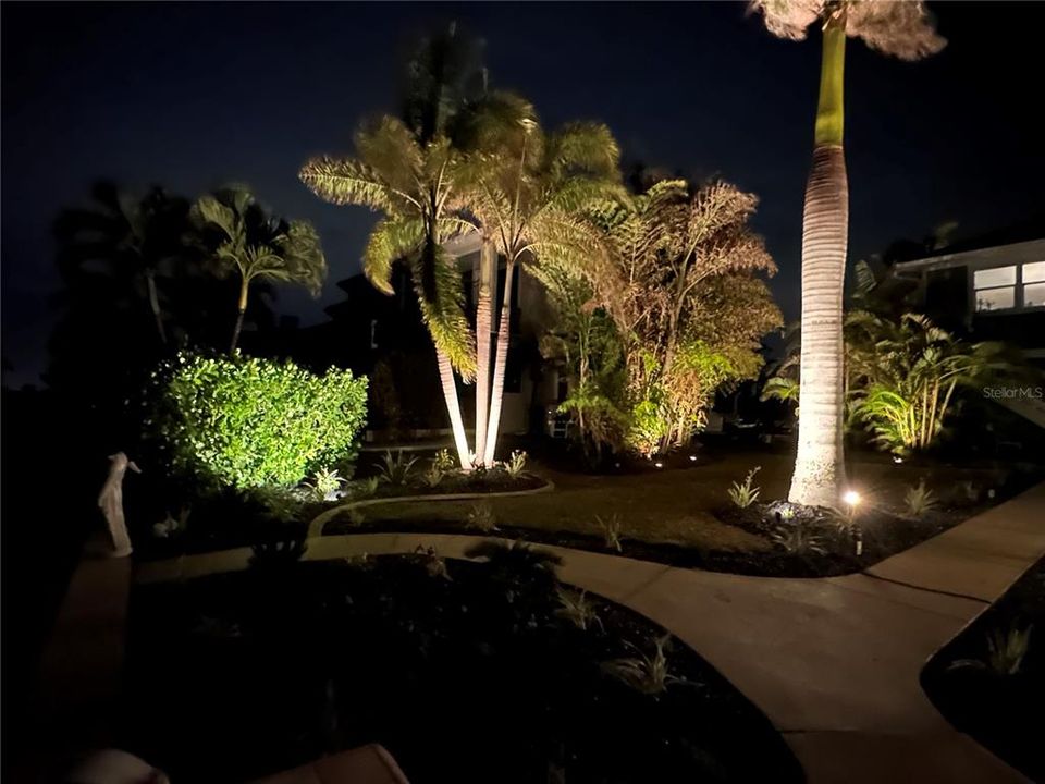 En Venta: $899,000 (4 camas, 4 baños, 2717 Pies cuadrados)
