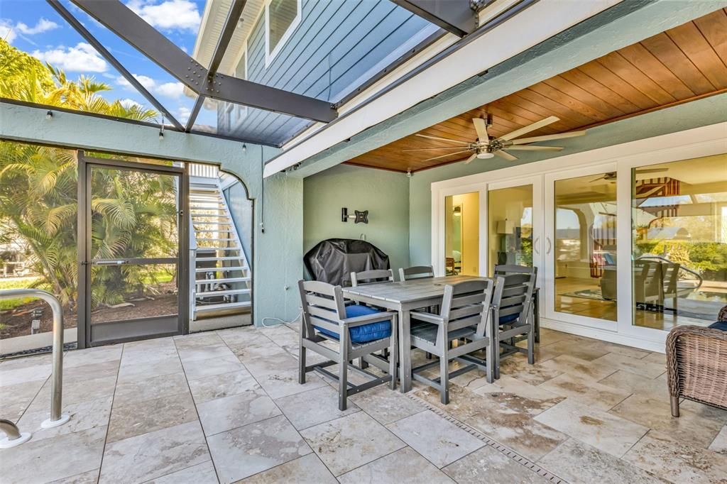 En Venta: $899,000 (4 camas, 4 baños, 2717 Pies cuadrados)