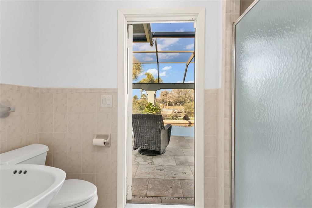En Venta: $899,000 (4 camas, 4 baños, 2717 Pies cuadrados)