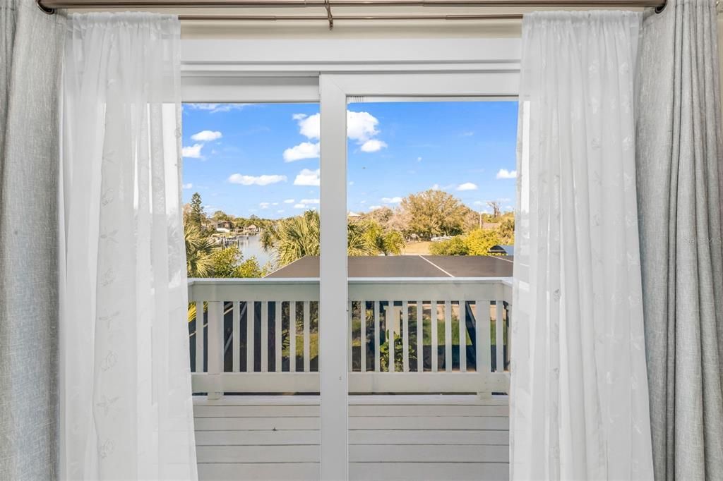 En Venta: $899,000 (4 camas, 4 baños, 2717 Pies cuadrados)