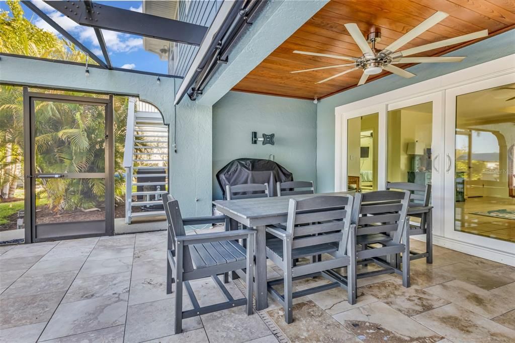 En Venta: $899,000 (4 camas, 4 baños, 2717 Pies cuadrados)