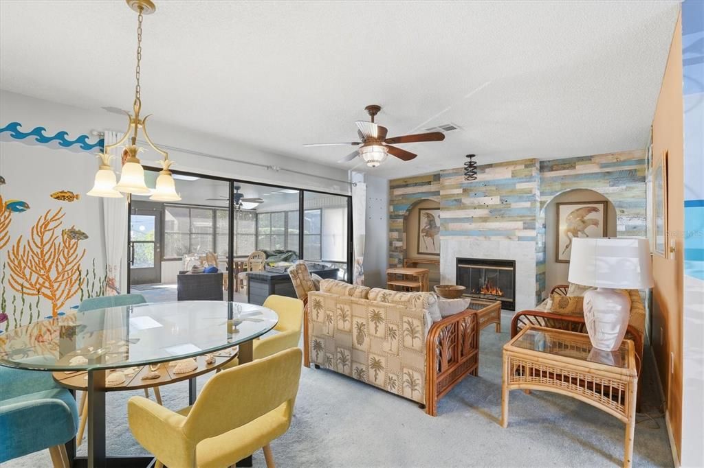 На продажу: $235,000 (2 спален, 2 ванн, 1035 Квадратных фут)