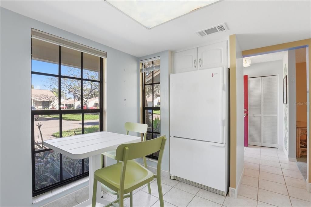 На продажу: $235,000 (2 спален, 2 ванн, 1035 Квадратных фут)