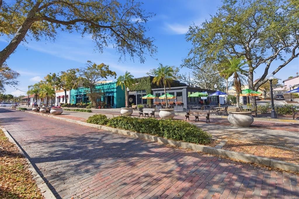 На продажу: $235,000 (2 спален, 2 ванн, 1035 Квадратных фут)