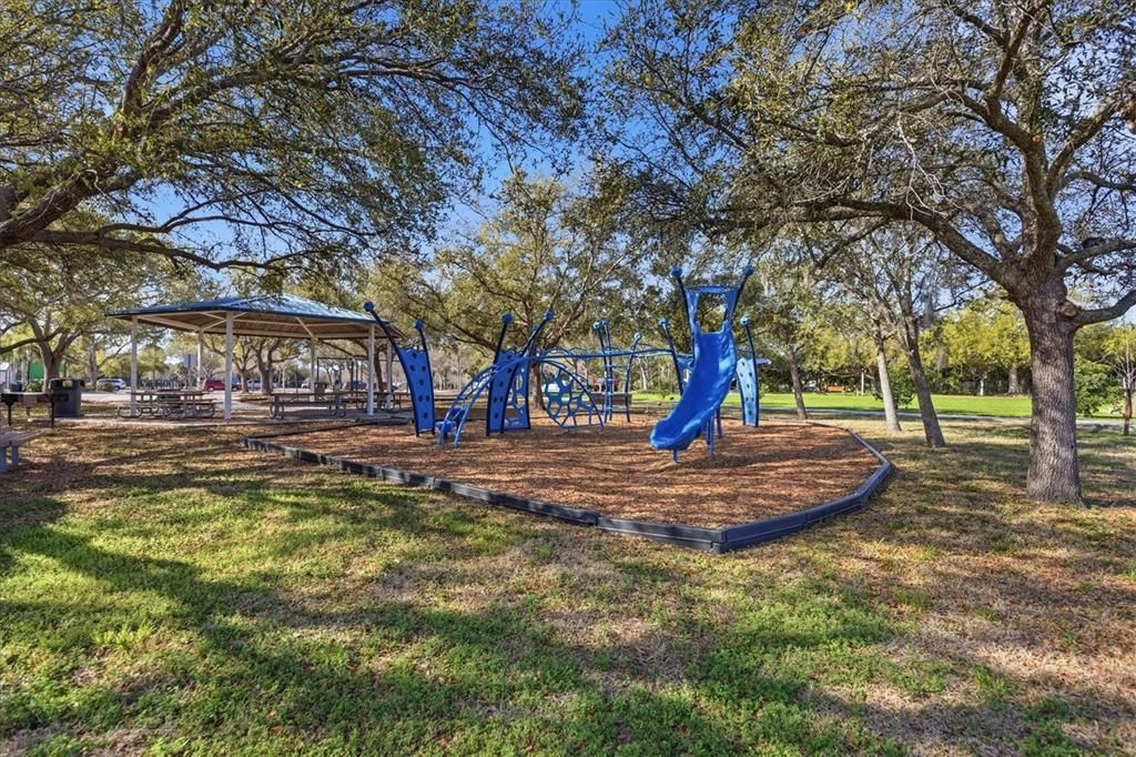 На продажу: $235,000 (2 спален, 2 ванн, 1035 Квадратных фут)