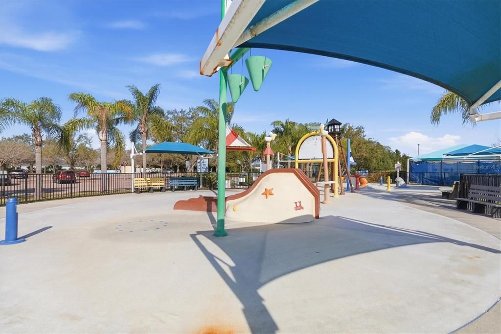 На продажу: $235,000 (2 спален, 2 ванн, 1035 Квадратных фут)