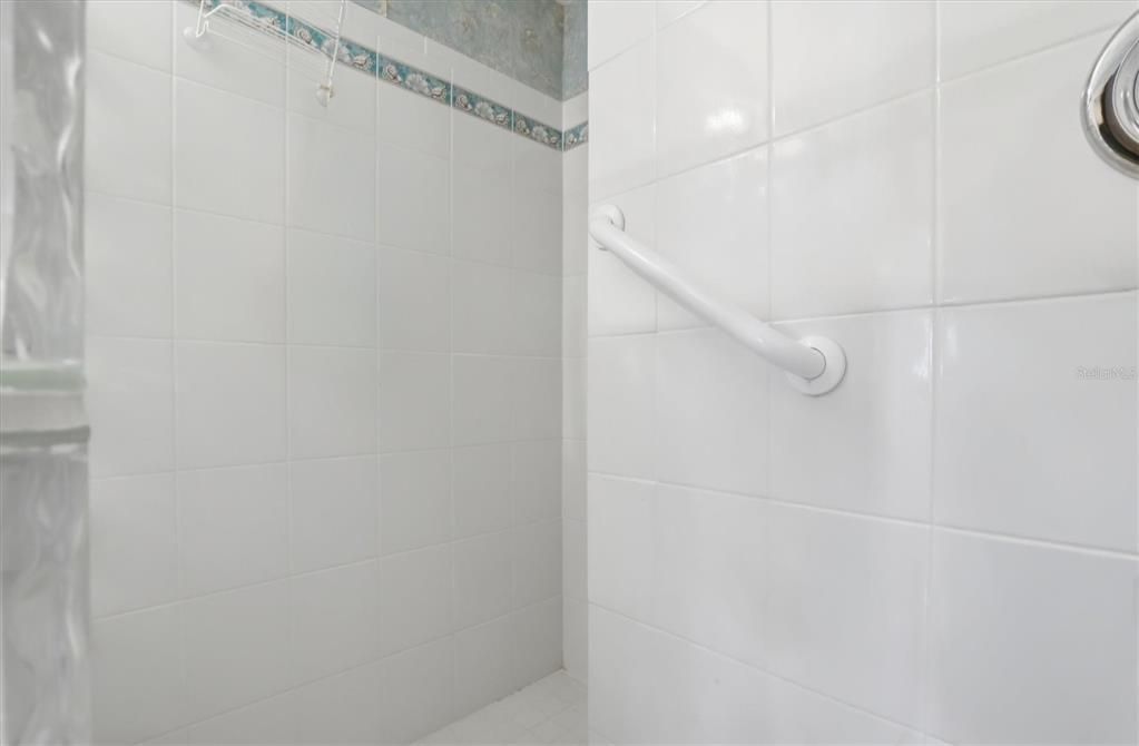 На продажу: $235,000 (2 спален, 2 ванн, 1035 Квадратных фут)