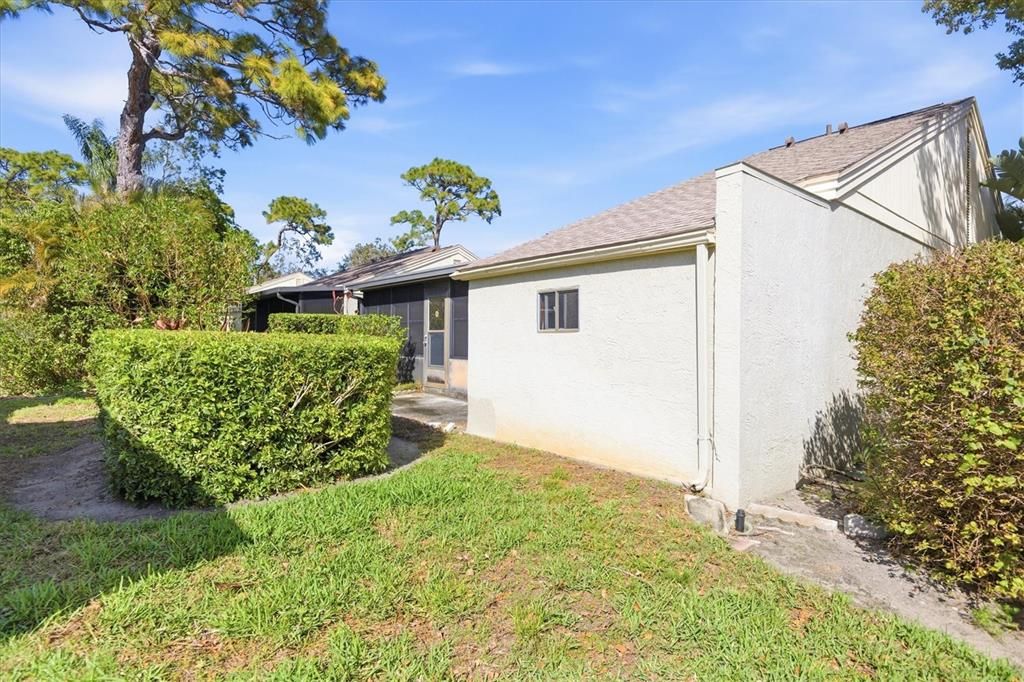 На продажу: $235,000 (2 спален, 2 ванн, 1035 Квадратных фут)