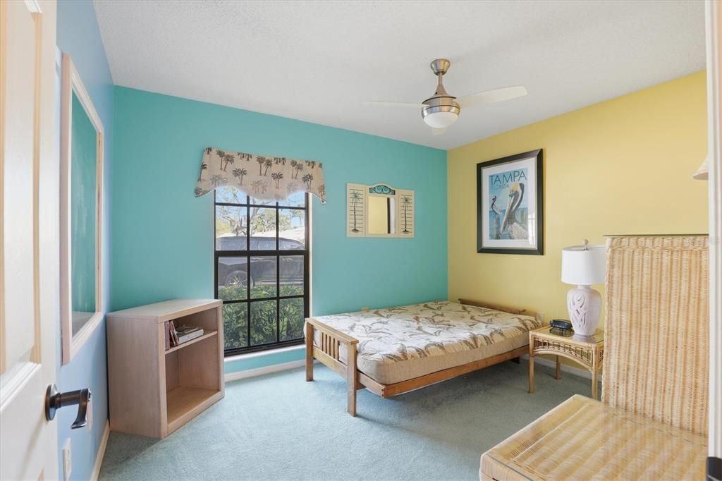 На продажу: $235,000 (2 спален, 2 ванн, 1035 Квадратных фут)