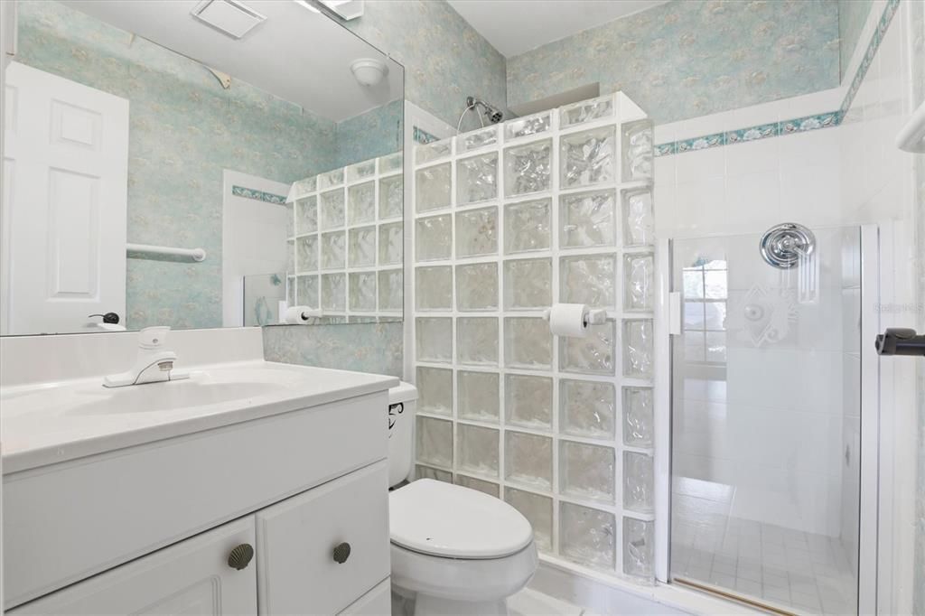 На продажу: $235,000 (2 спален, 2 ванн, 1035 Квадратных фут)