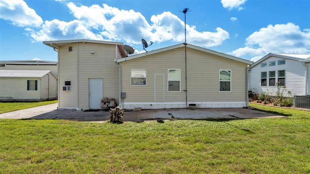 На продажу: $160,000 (2 спален, 2 ванн, 1277 Квадратных фут)