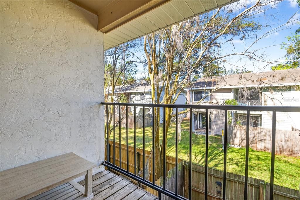 For Sale: $149,900 (2 beds, 1 baths, 1046 Square Feet)