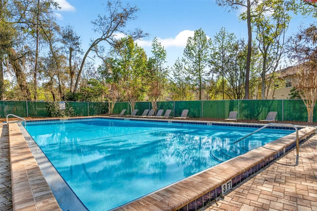 For Sale: $149,900 (2 beds, 1 baths, 1046 Square Feet)