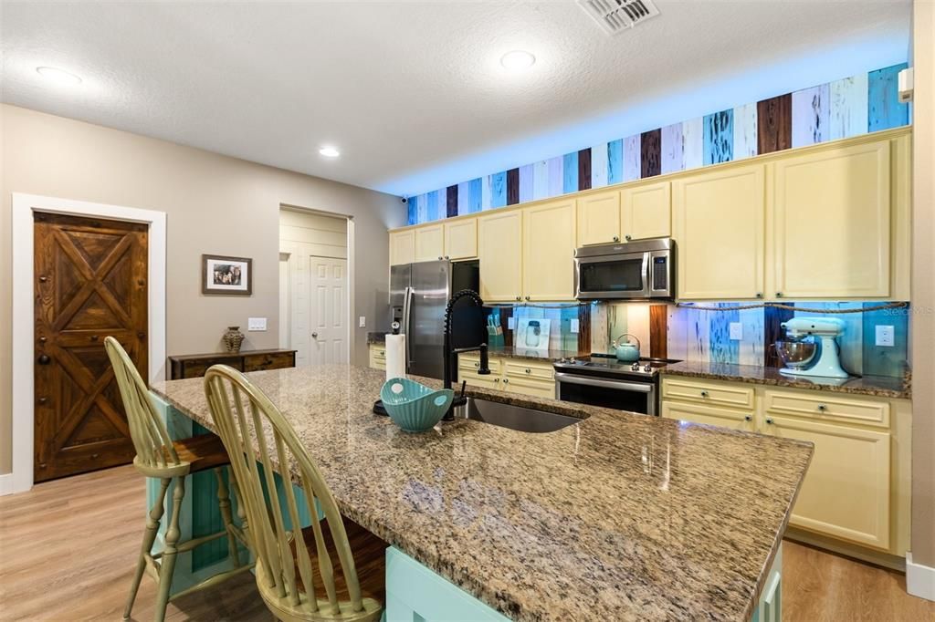 Active With Contract: $495,000 (3 beds, 3 baths, 2635 Square Feet)